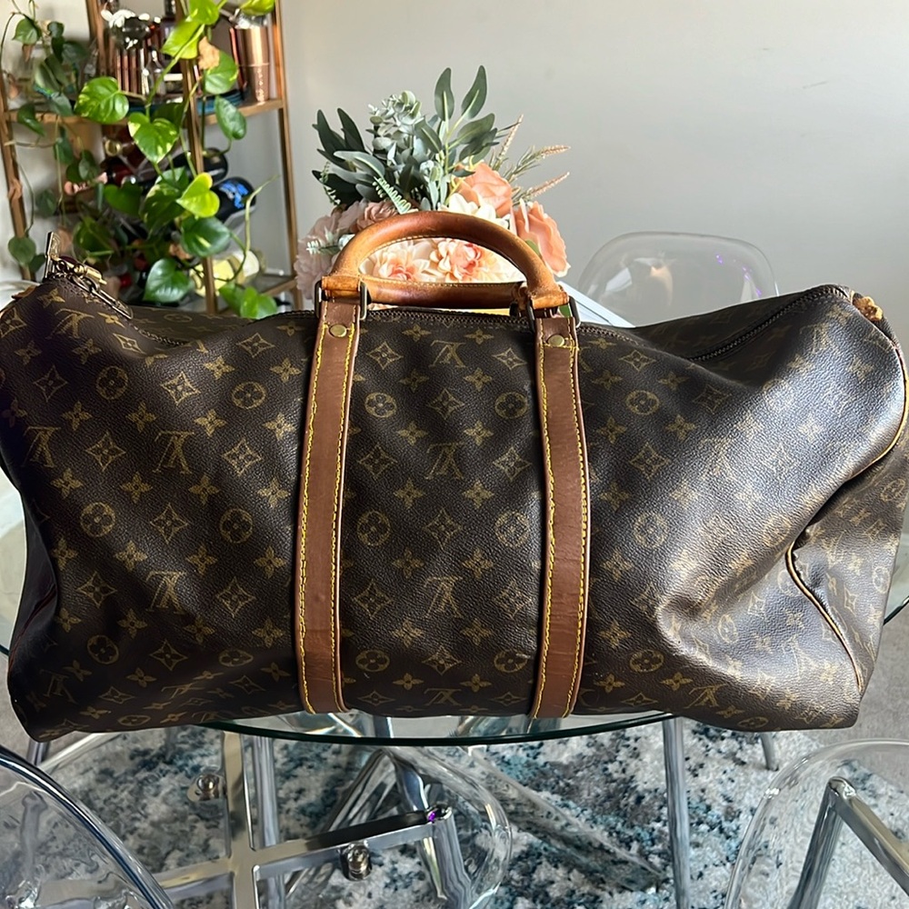 Auth LOUIS VUITTON Keepall 50 Monogram
Boston Bag Monogram Canvas….. pre loved.